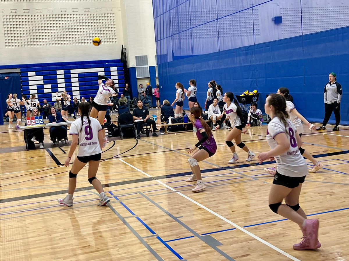 Unity Volleyball girls volleyball training for Grades 7–8 in Thornhill
